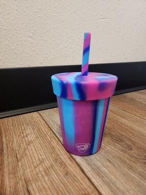 Silipint - 8oz Silicone Tumbler with Straw and Lid - NEW